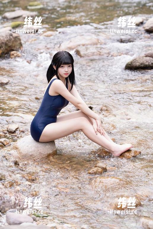 花铃Hana最新cos，游泳课上的风纪委员模样…这一死裤水，不想想都不行。
