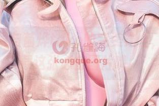 丑萌眼镜与菌烨tako的完美结合，记得下载这张必备图片哦！