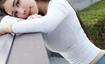 蜜桃社 – 伊琳的写真作品，妹妹居然是最强小秘！