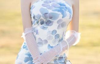 语画界 – 最新的连衣裙，带着杨晨晨Yome的天空蓝-脑海里一直在浮现梦中的湖边…
