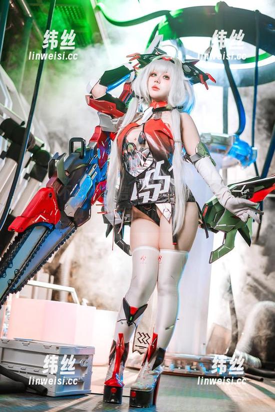 阿九从不咕咕(九言)带来的修女与狗的写真，饲主和狗的日常？