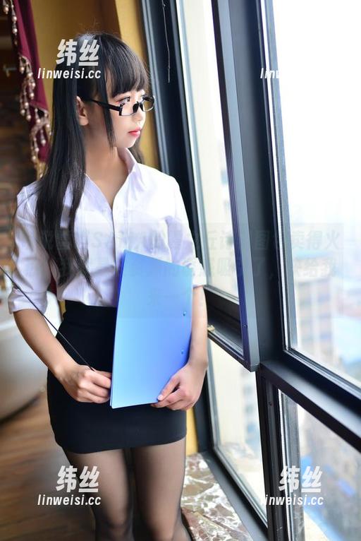 听说雪琪SAMA的霞之丘诗羽图包卖得火热，我就是被资源的诱惑吸引了，快给我来一个！