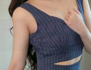 青豆客 – 施忆佳的泳池写真集：水中的光影与小心思分享