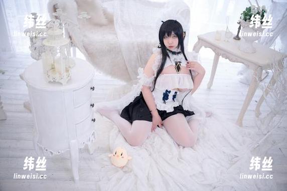 写真里的万圣节怪谈，魅瞳meroko从不玩套路，只是一脸认真。