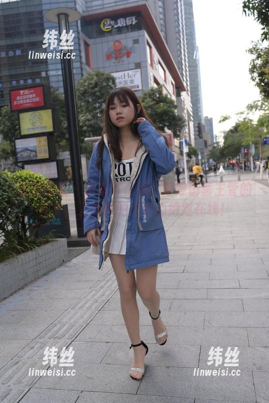 魔镜街拍 - 粉裙与在线：婷婷销售主管的日常，工作时的少女心绝对在线！