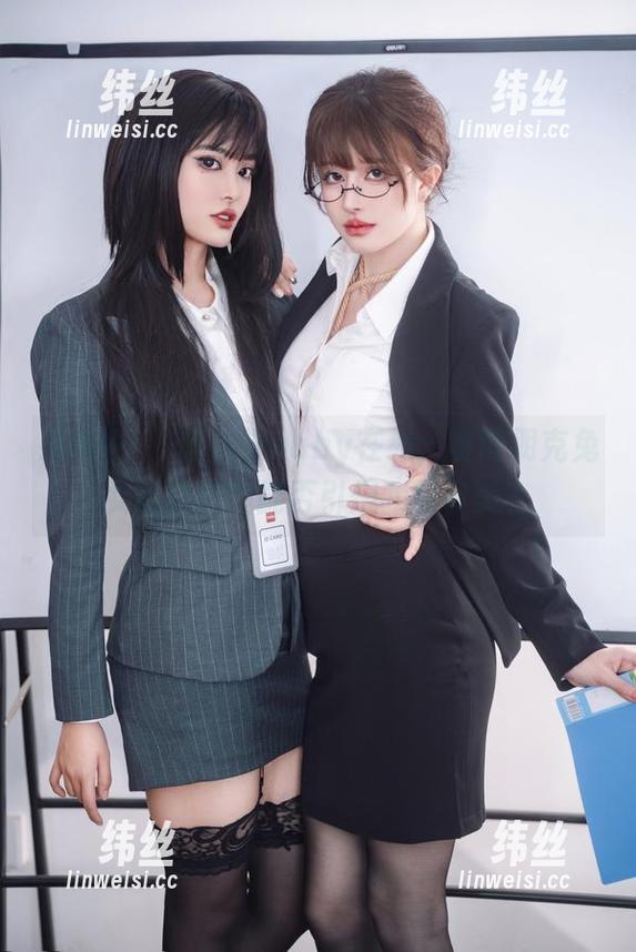 思考中←→鹿八岁baby在线，赛博朋克兔女郎的造型能否引爆我的审美？